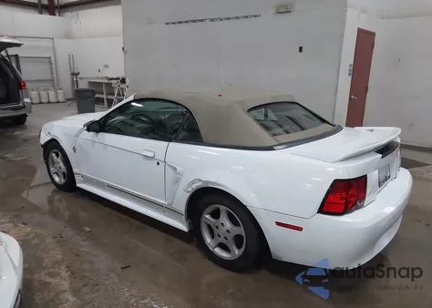 2000 Ford Mustang из США, поврежденный, VIN 1FAFP4444YF308099